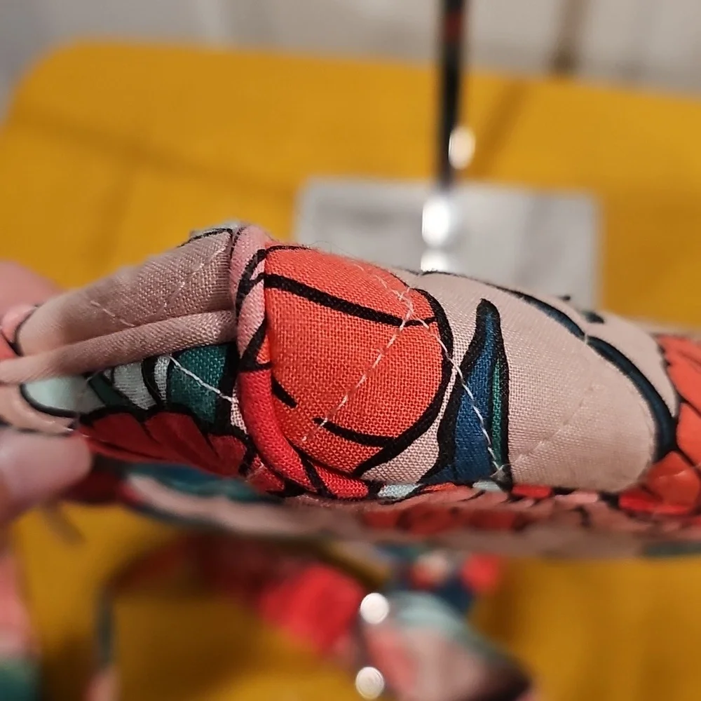 Vera Bradley Hipster Crossbody in Vintage Floral EUC - Picture 10 of 11